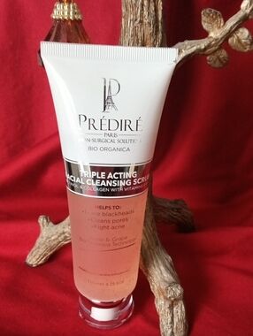 Prédiré Triple Acting Facial Cleansing Scrub - Pink